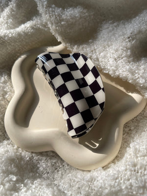 Polka Oval Claw Polka Oval Claw