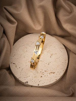 Triangle white kada Triangle white kada