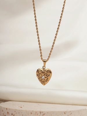 Heart opening chain Heart opening chain