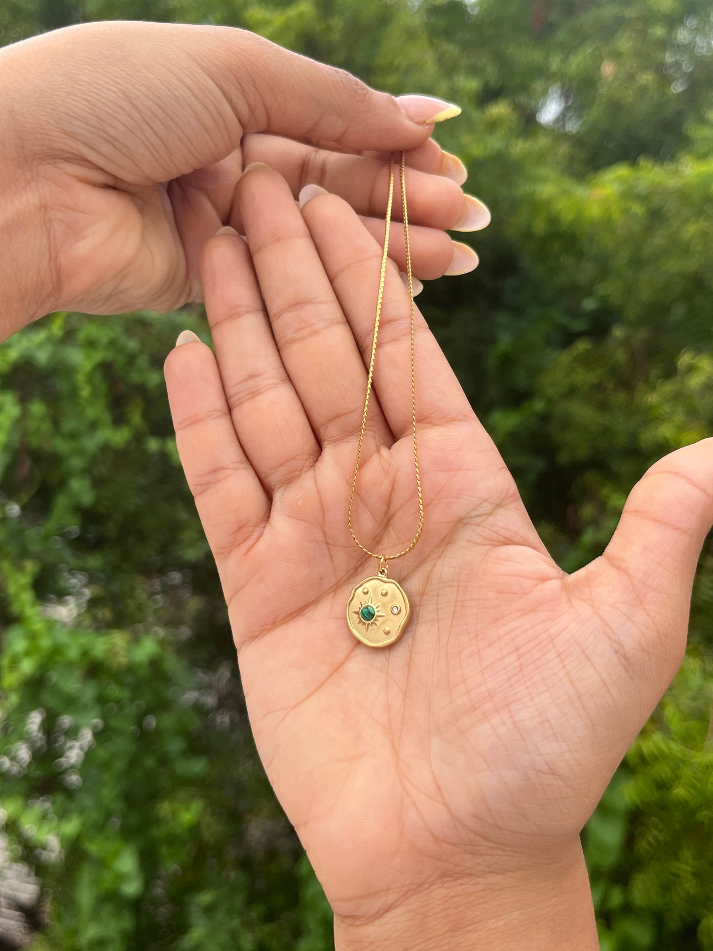 Emerald pendant chain