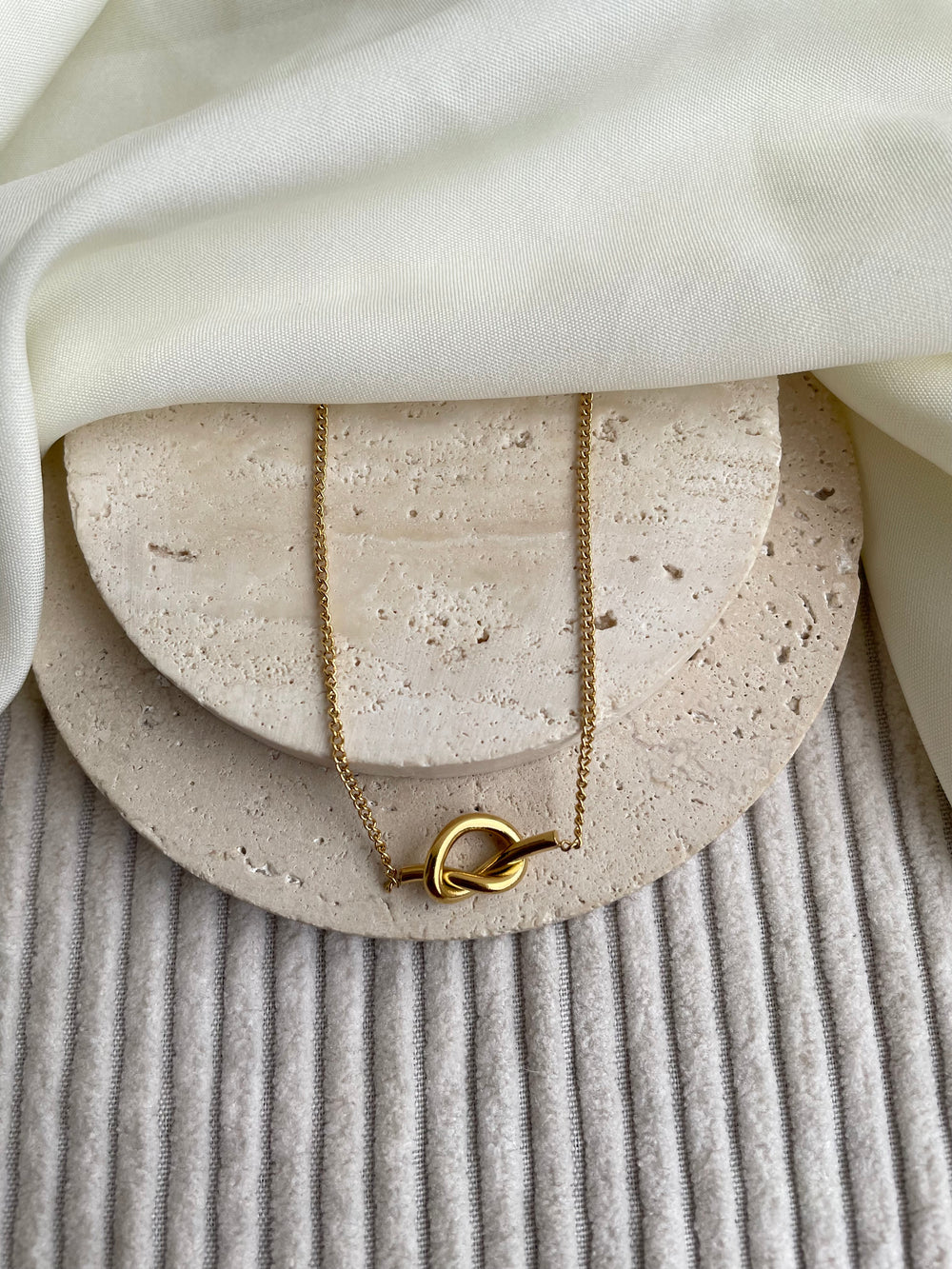 Knot Chain
