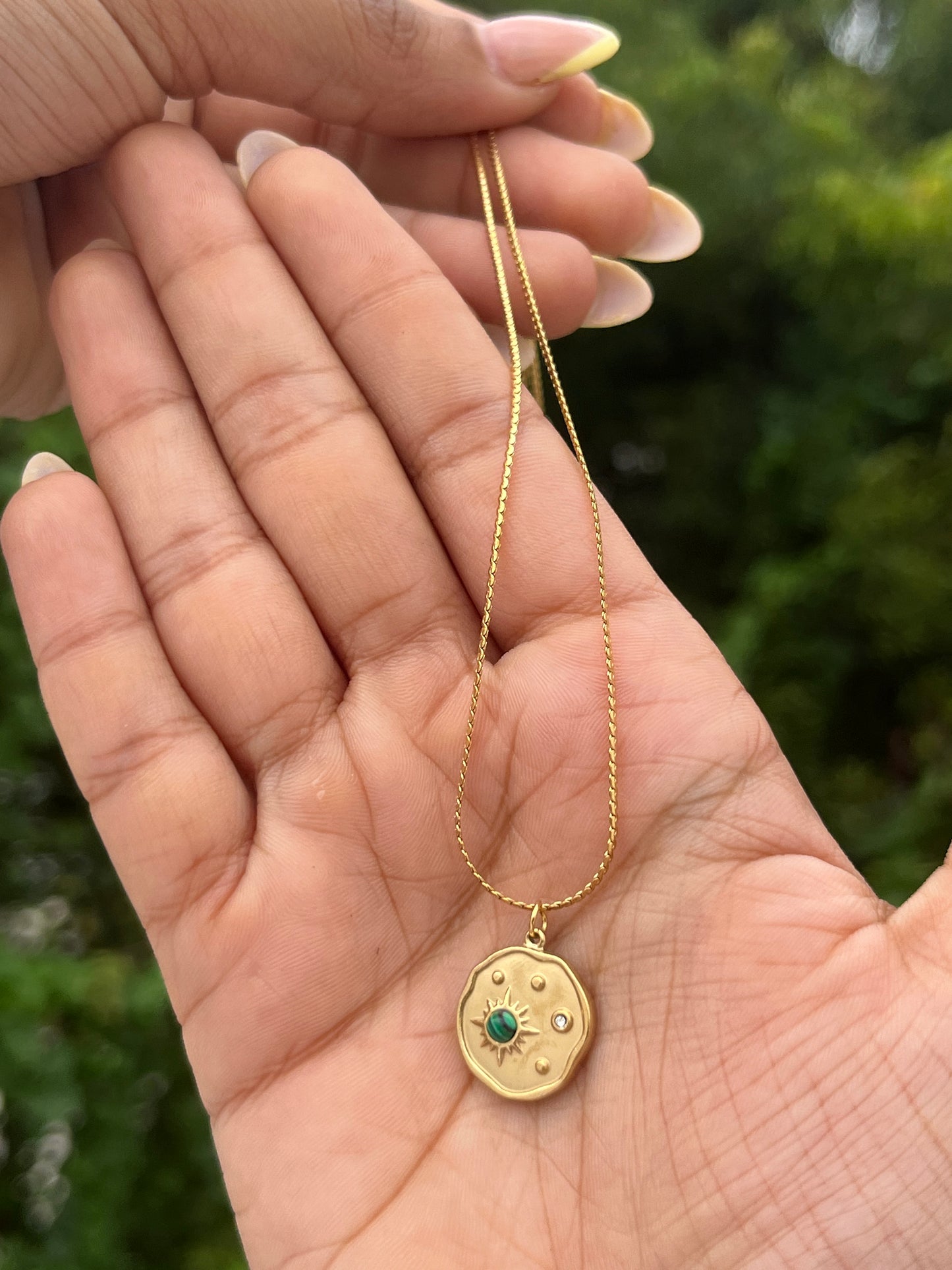 Emerald pendant chain