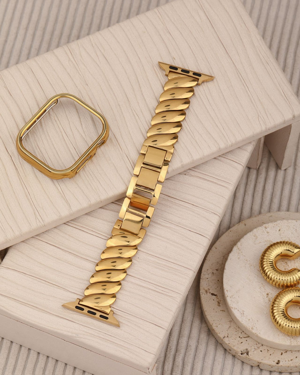 Shell Gold Apple Watch Band