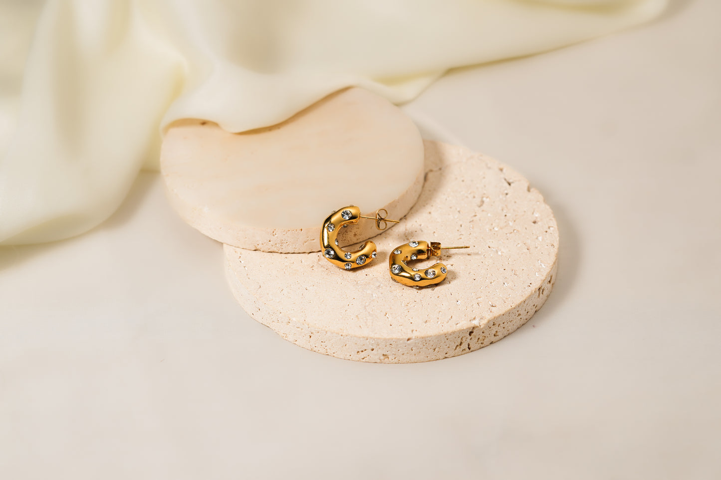 Stone round hoops