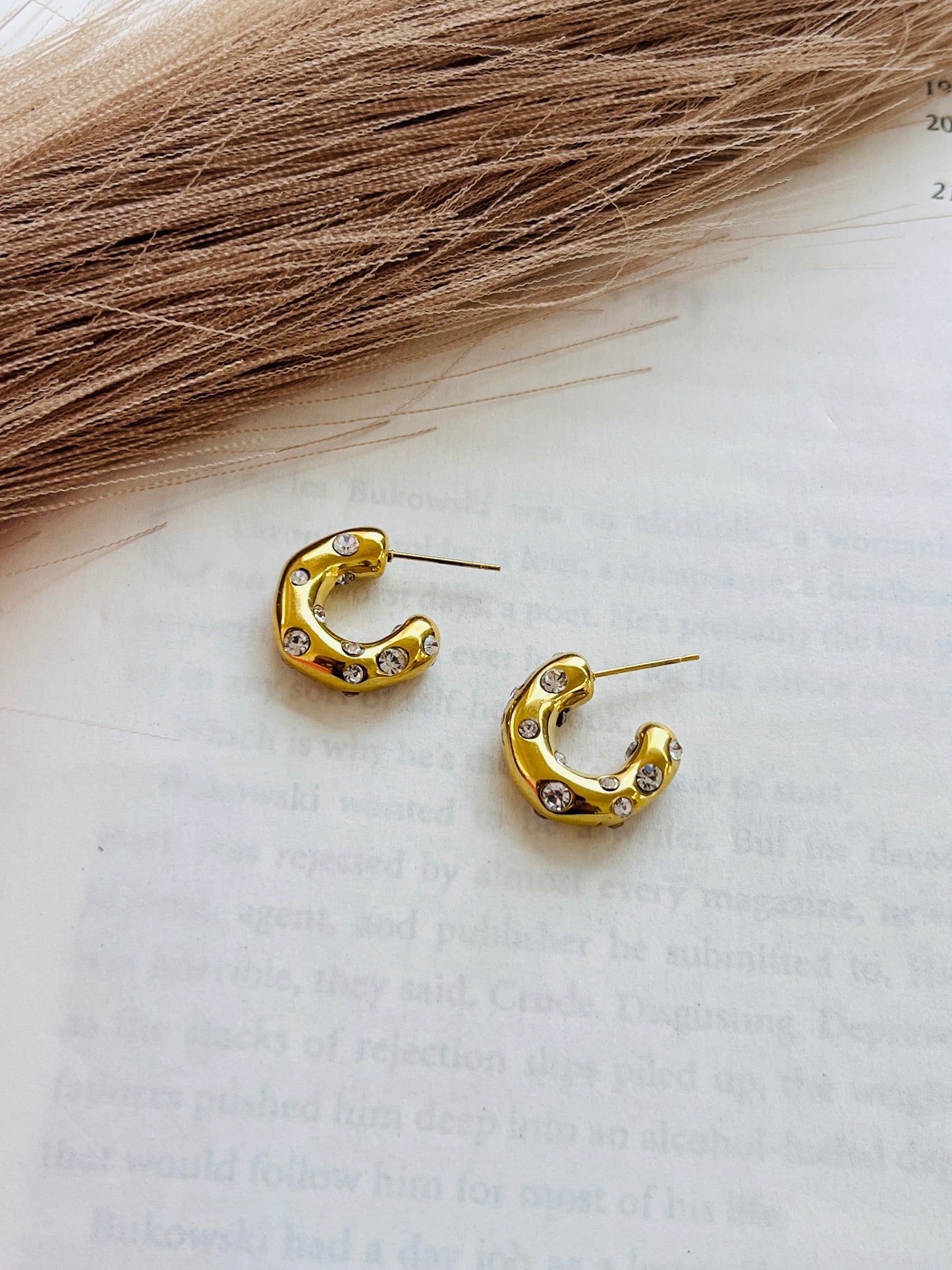 Stone round hoops