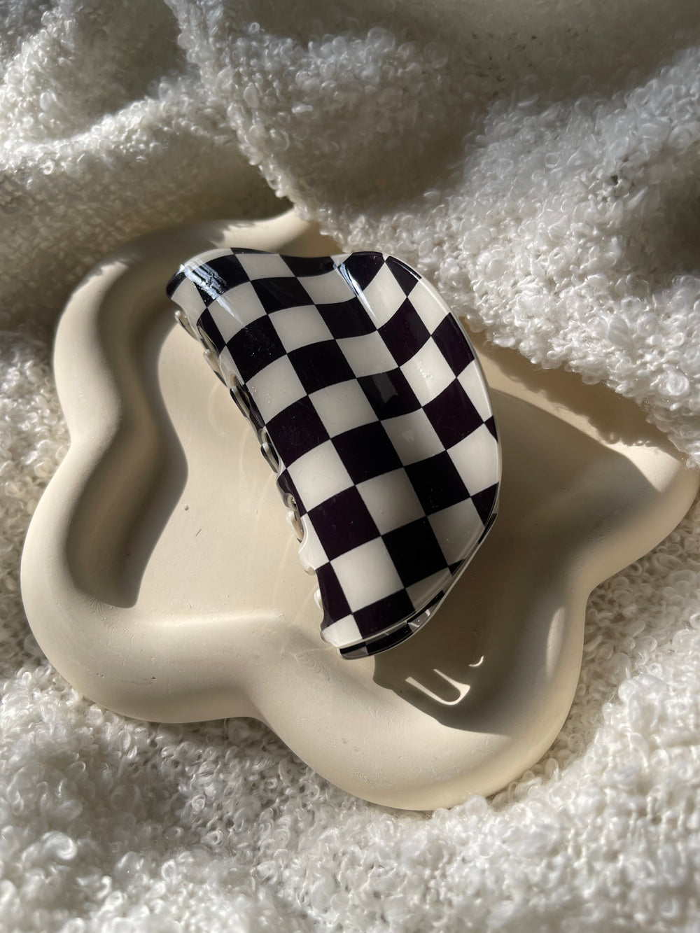 Polka Oval Claw