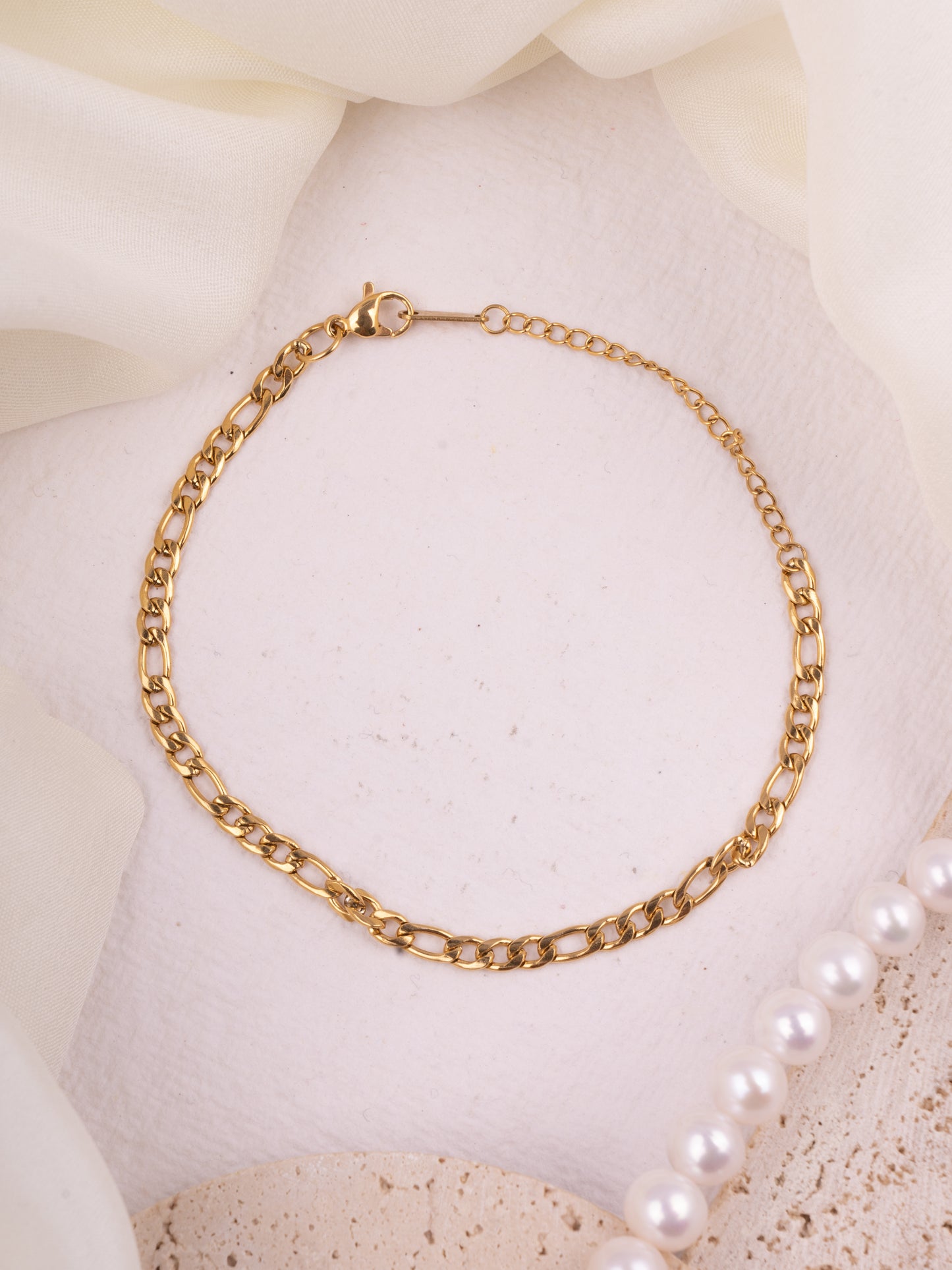 Chunky gold bracelet