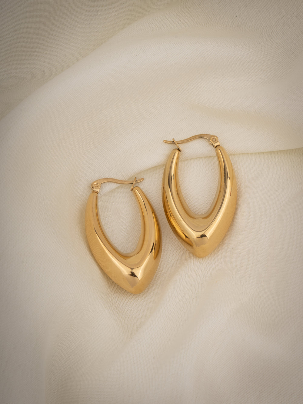 Lola oval gold big
