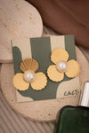 Flower pearl stud