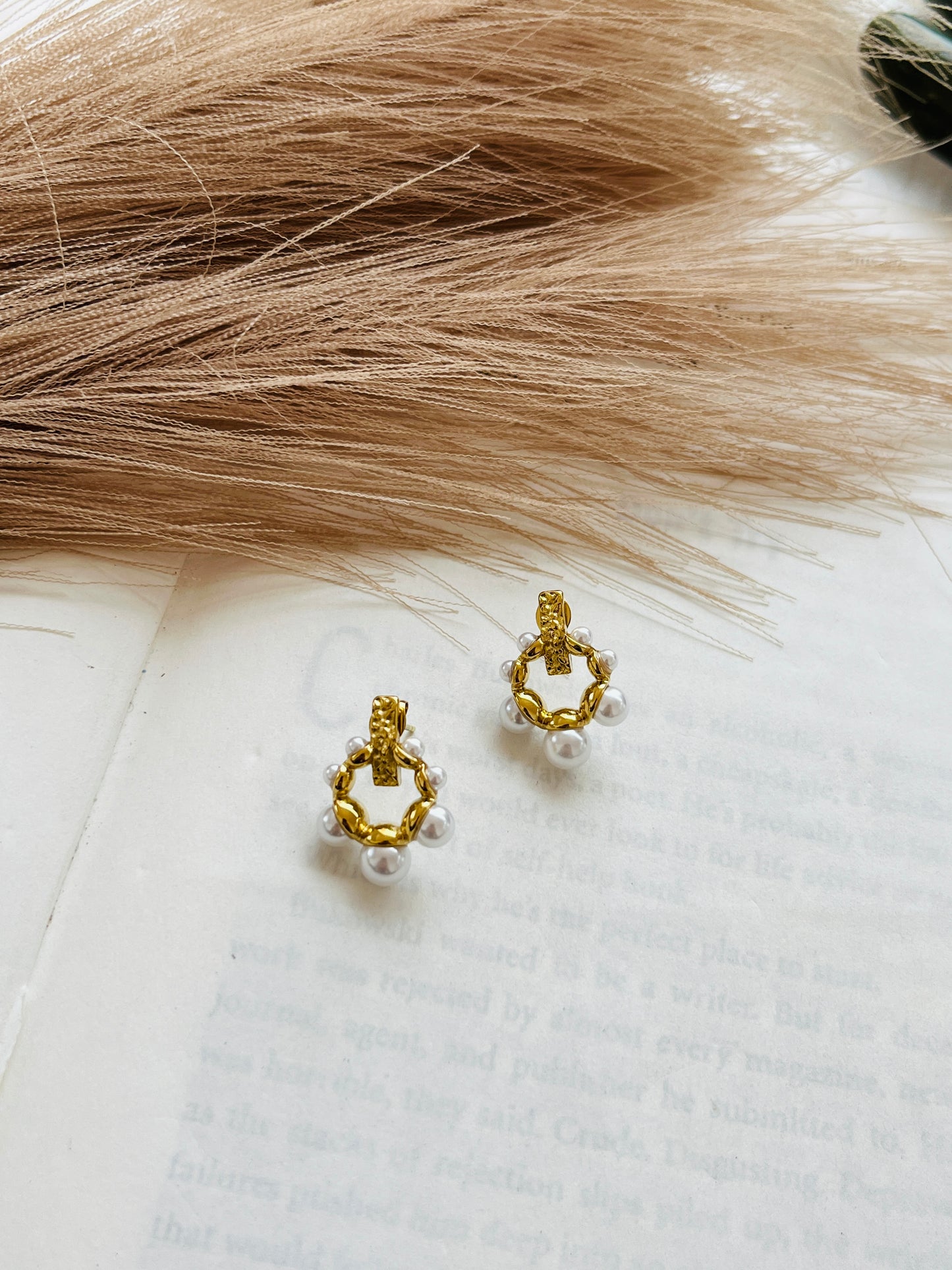 Bella pearl studs