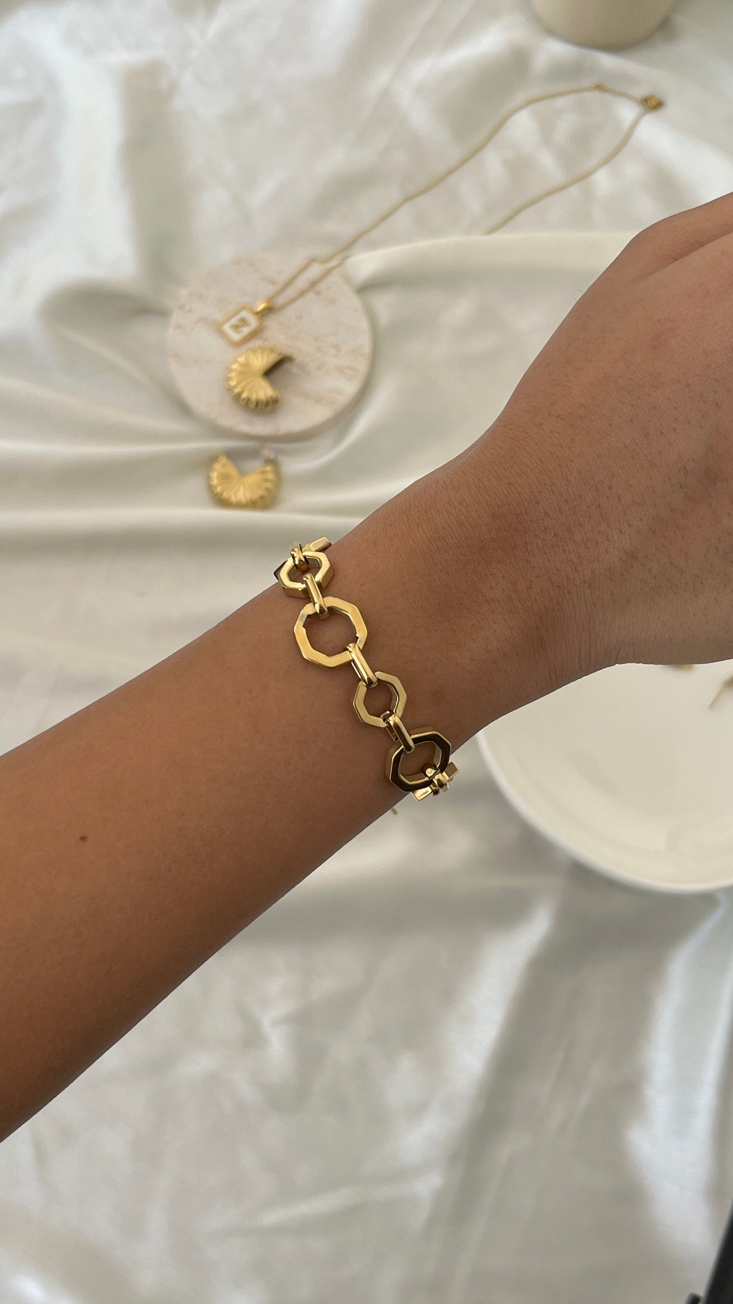 Venus bracelet