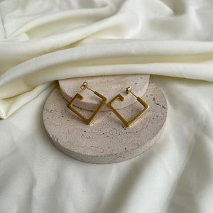 Amara thin gold hoops