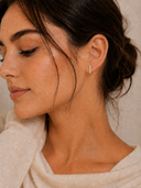 Akaya studs