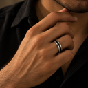Black line ring men