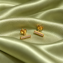 Akaya studs