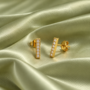 Akaya studs