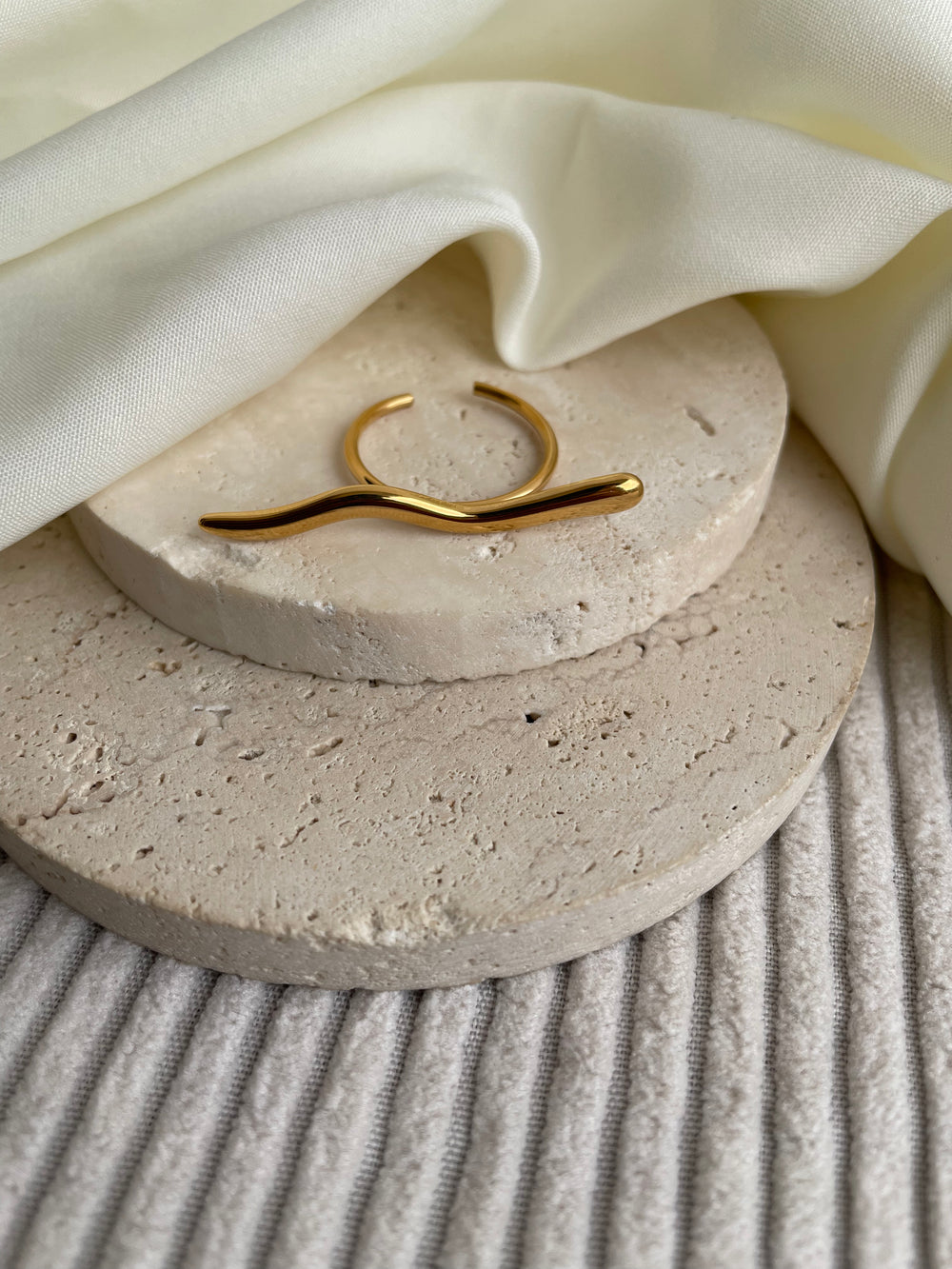 Lush ring