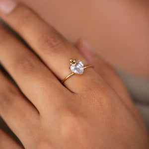 White heartlet ring