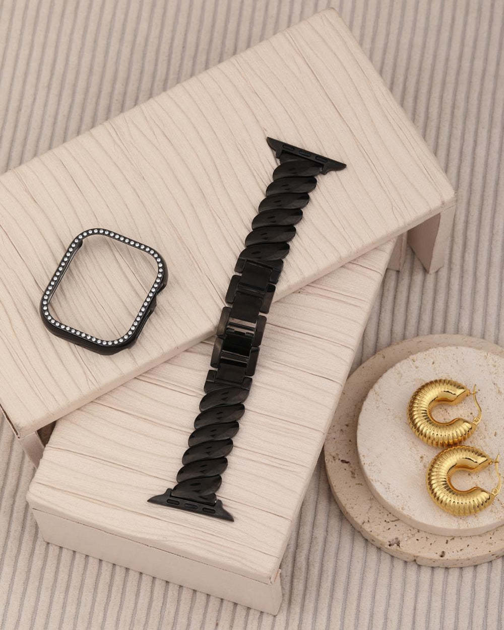 Shell Black Apple Watch Band