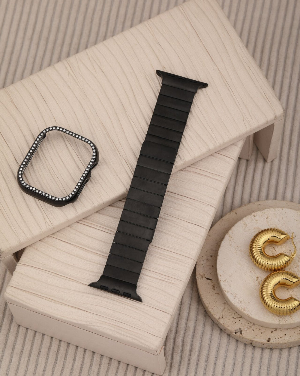 Alia Magnetic Black Apple Watch Band