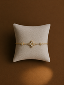 Four leaf stone bracelet