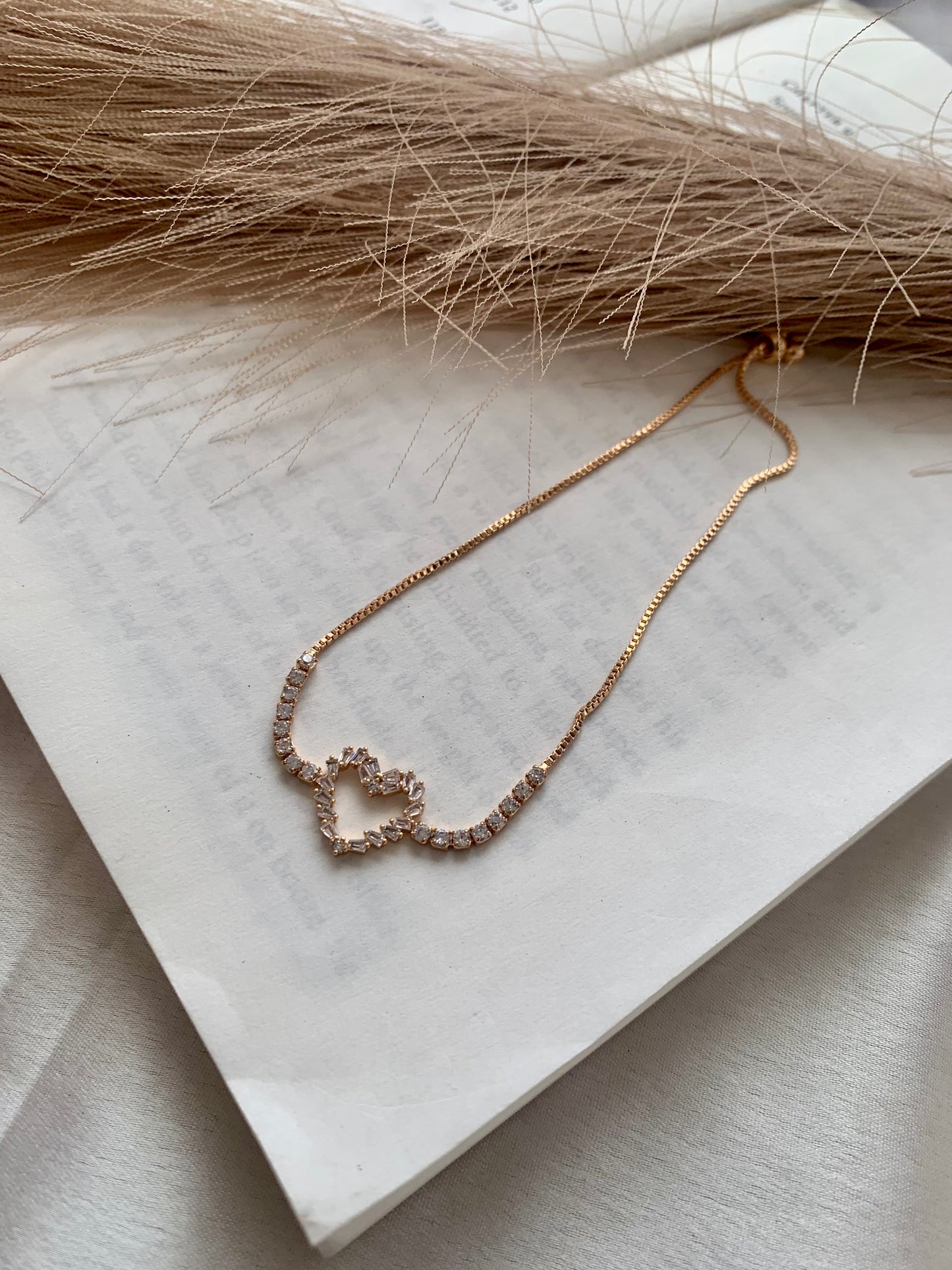 Adjustable heart bracelet