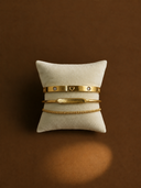Chic gold edit