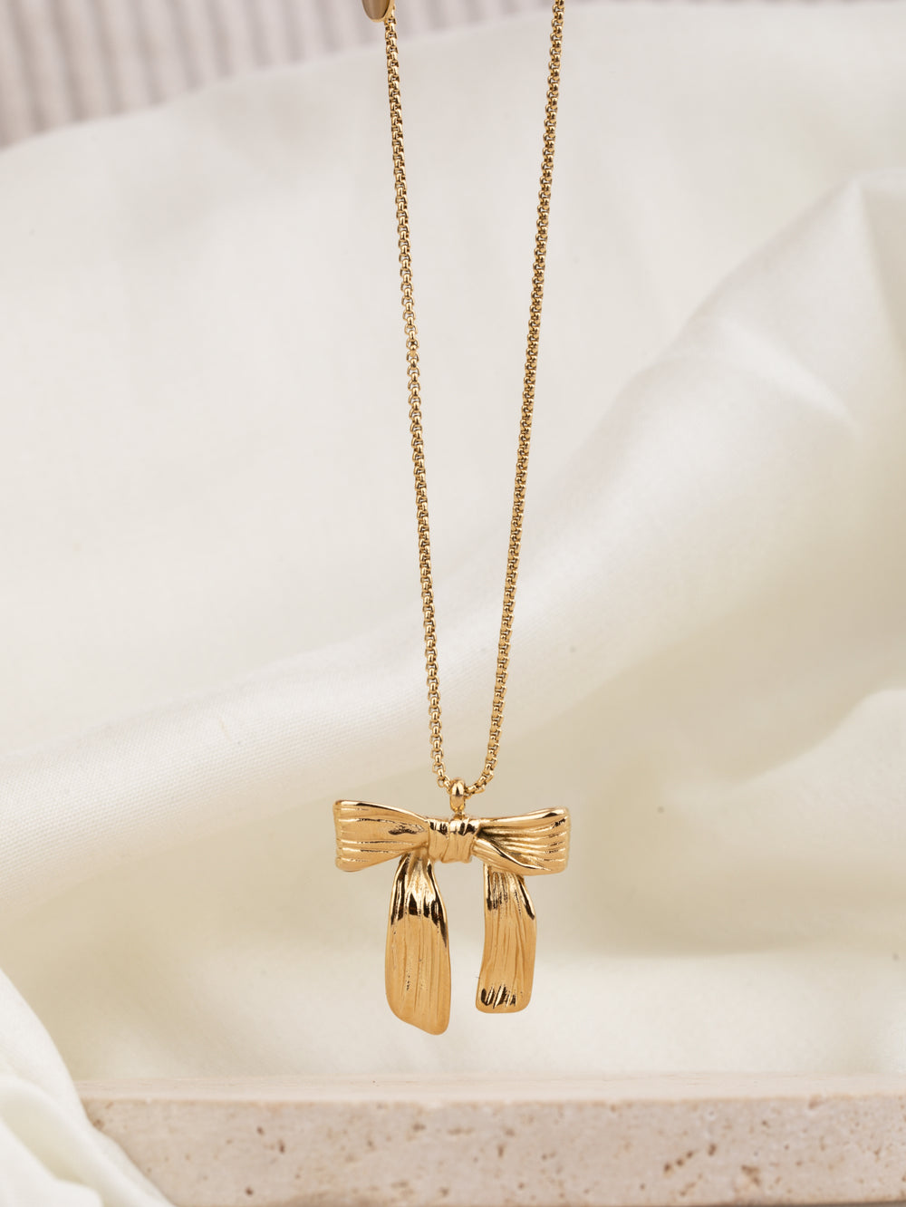 Bow Long Chain